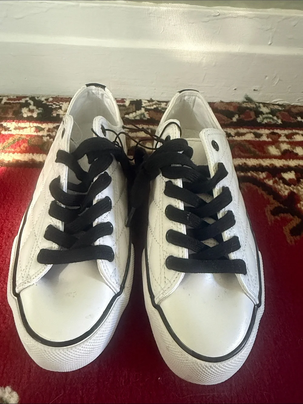 Torrid Women’s White Quilted Sneakers with Black Laces Sz 8 NWT